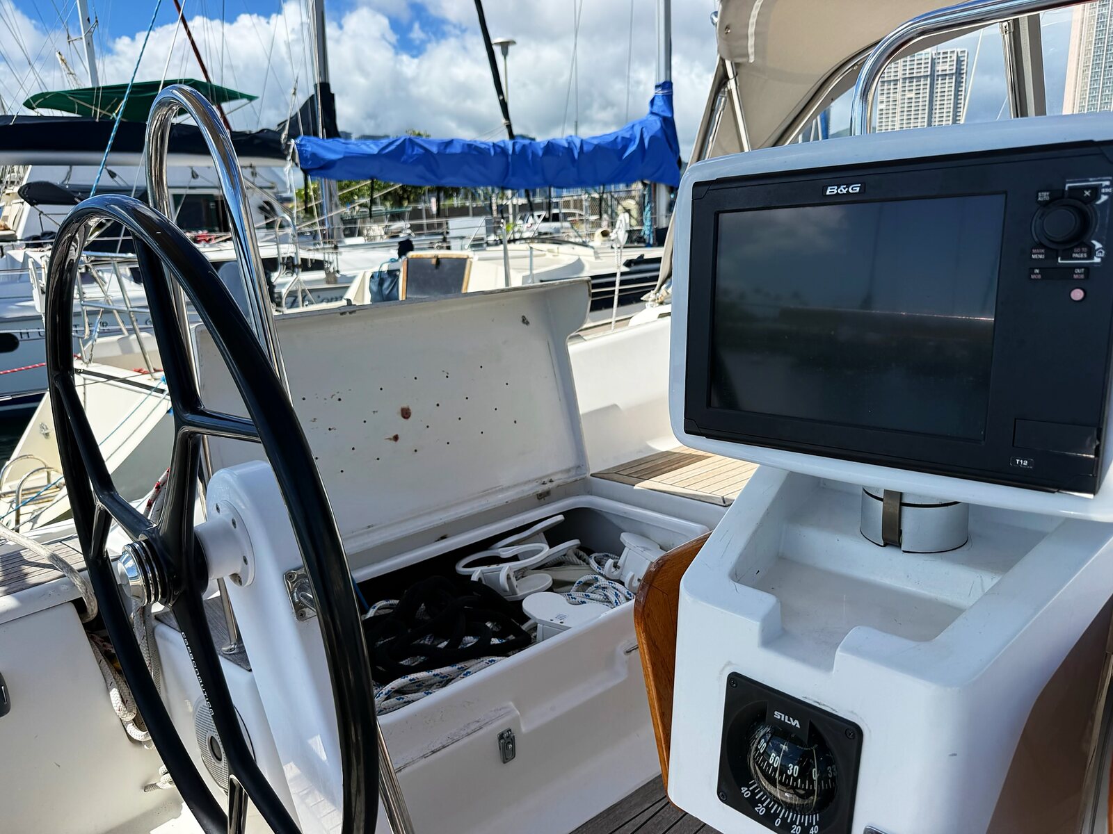 2014 Hanse 385 "Effortless" for sale, Honolulu Hawaii &mdash; B&G chartplotter at the helm (photo 10 of 29)