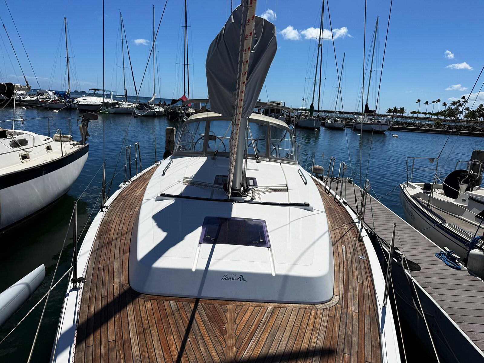 2014 Hanse 385 "Effortless" for sale, Honolulu Hawaii &mdash; Teak side deck (photo 12 of 29)