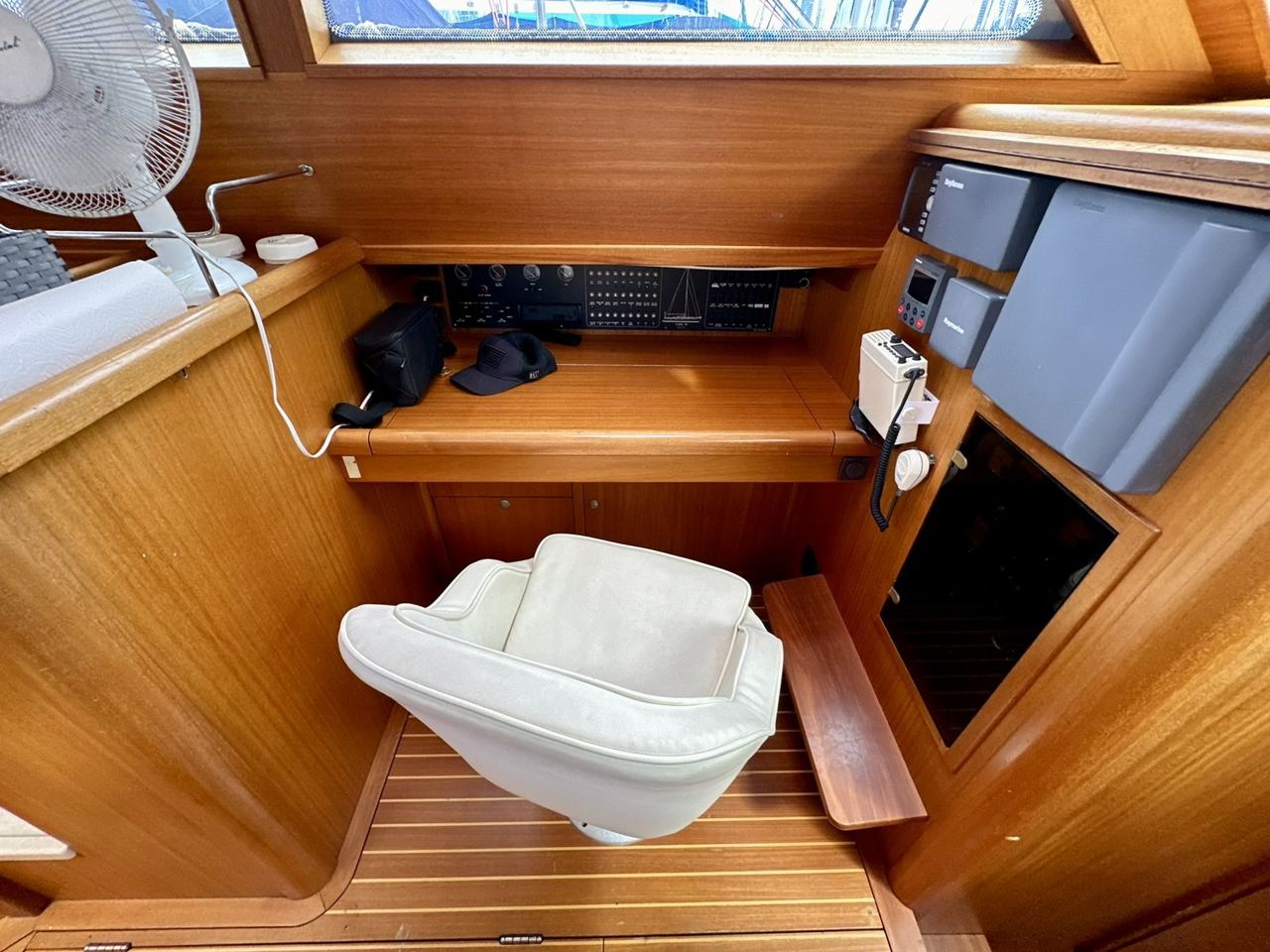 2000 Farr 50 BB bluewater sailing yacht for sale in Honolulu, Hawaii — photo 31