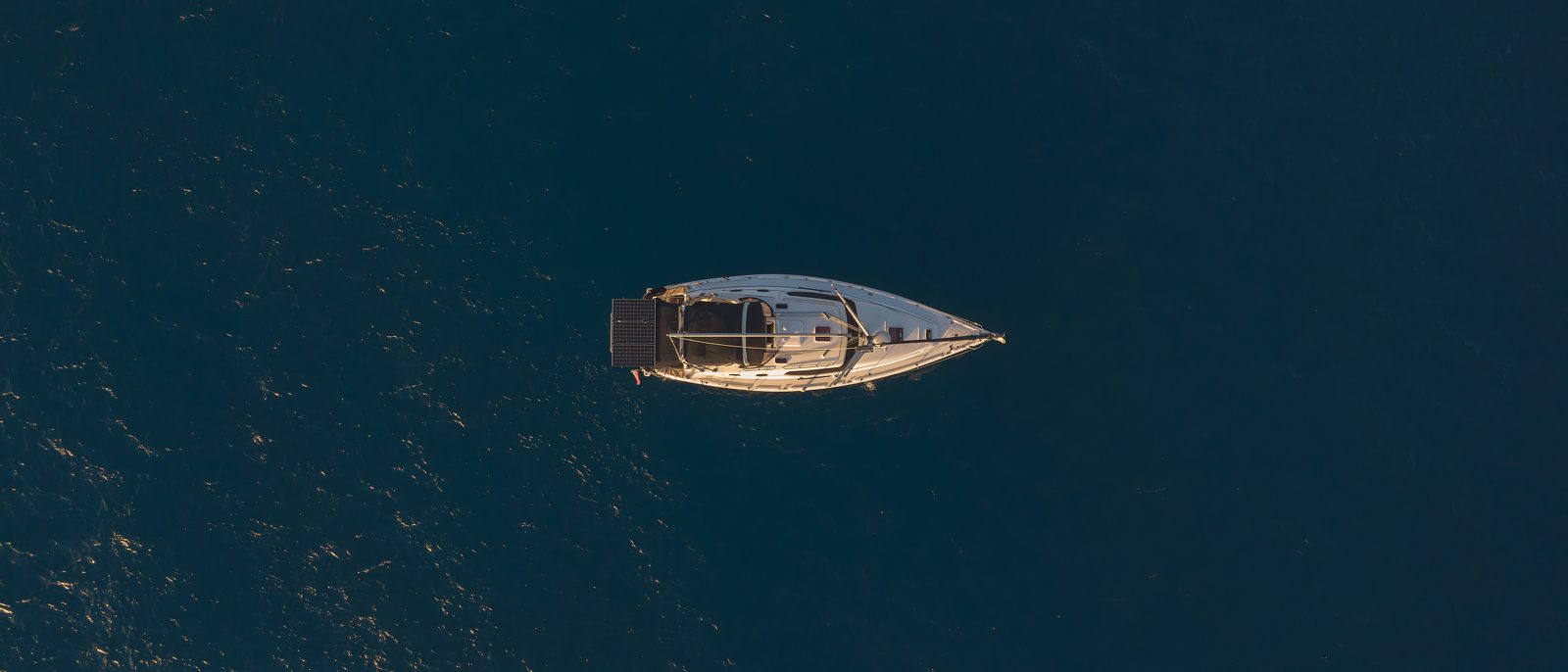 2008 Hunter 45 Deck Salon Praha bluewater sailing yacht for sale in Honolulu, Hawaii — photo 1