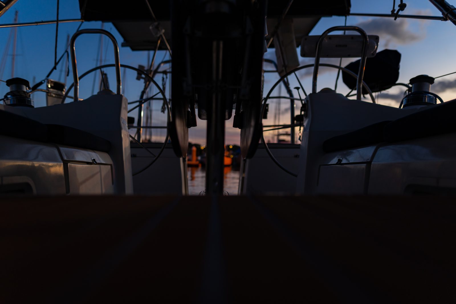 2008 Hunter 45 Deck Salon Praha bluewater sailing yacht for sale in Honolulu, Hawaii — photo 23
